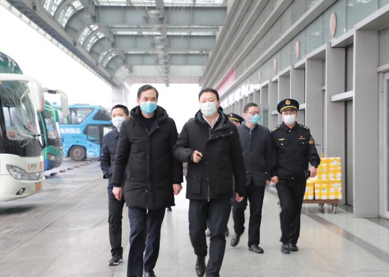 局領(lǐng)導(dǎo)至常州汽車站開(kāi)展節(jié)前一線服務(wù)窗口走訪和安全、防疫督查